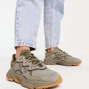 Adidas Ozweego sneakers size 5 in mens 7 in women's